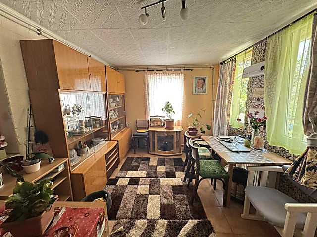 Panorámás családi ház Frankhegyen vezetékes vízzel #8
